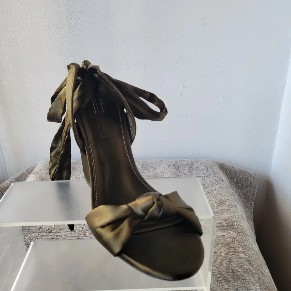 (NWT) ASOS Olive Green Satin Ankle Strap Block Heels Shoes (Size: 8) - Picture 2 of 10